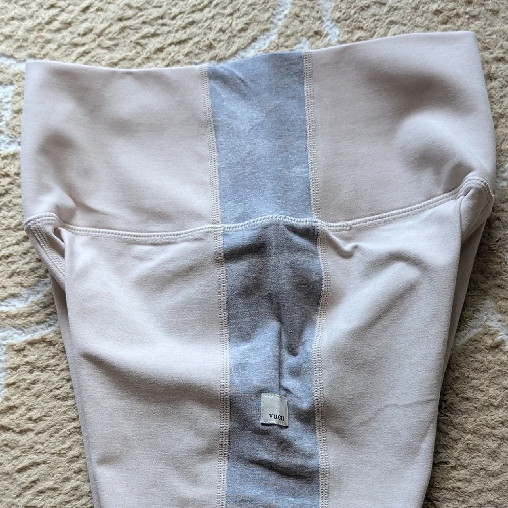 Vuori Aspire Elevation Legging Dune Heath Tan NWOT
